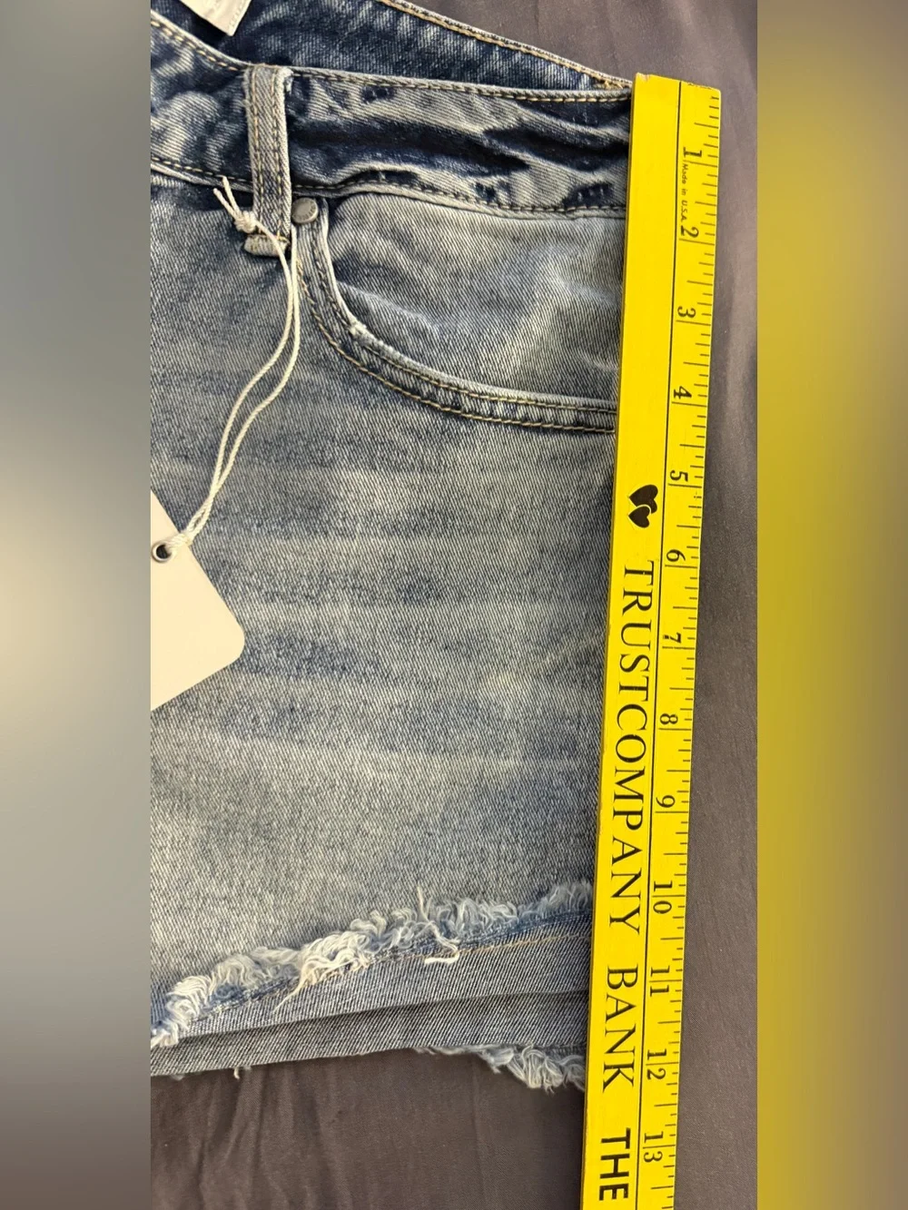 Women’s NWT 1822 Denim High Rise Frayed Hem Stretch Shorts Size 4/27